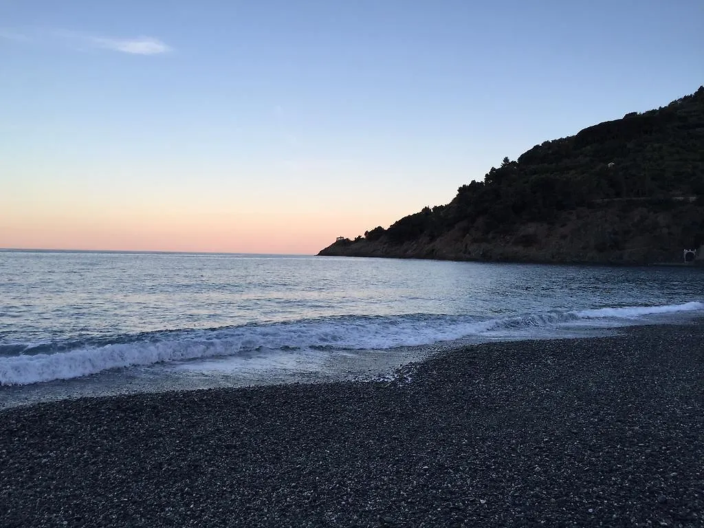 Azzurro Come Il Mare By Portofinovacanze Bonassola 0*,  Italy